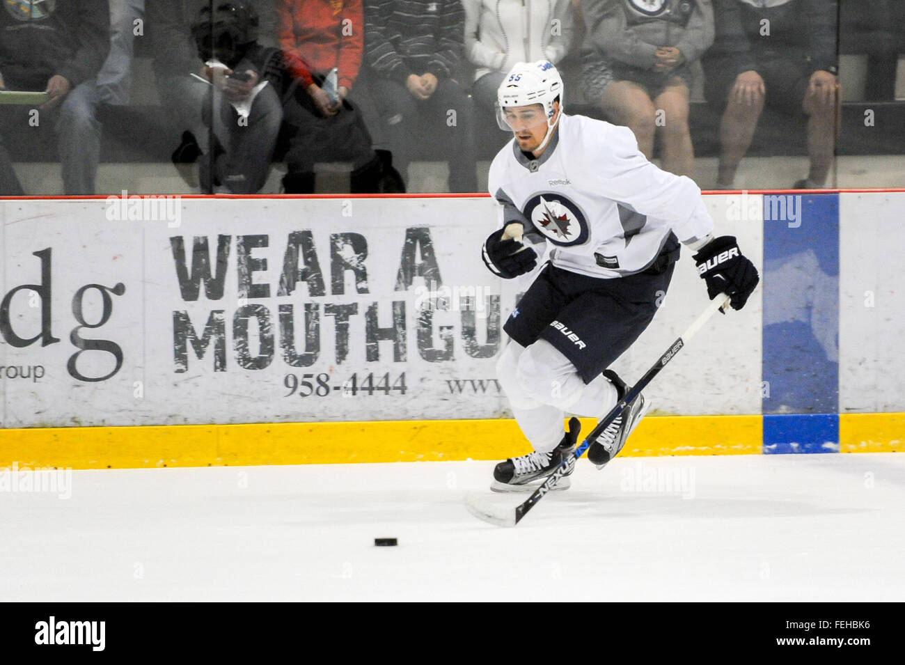Il Winnipeg getti (NHL Hockey team) CHRIS THORBURN durante il Training Camp prima del 2015-16 stagione di NHL. Foto Stock