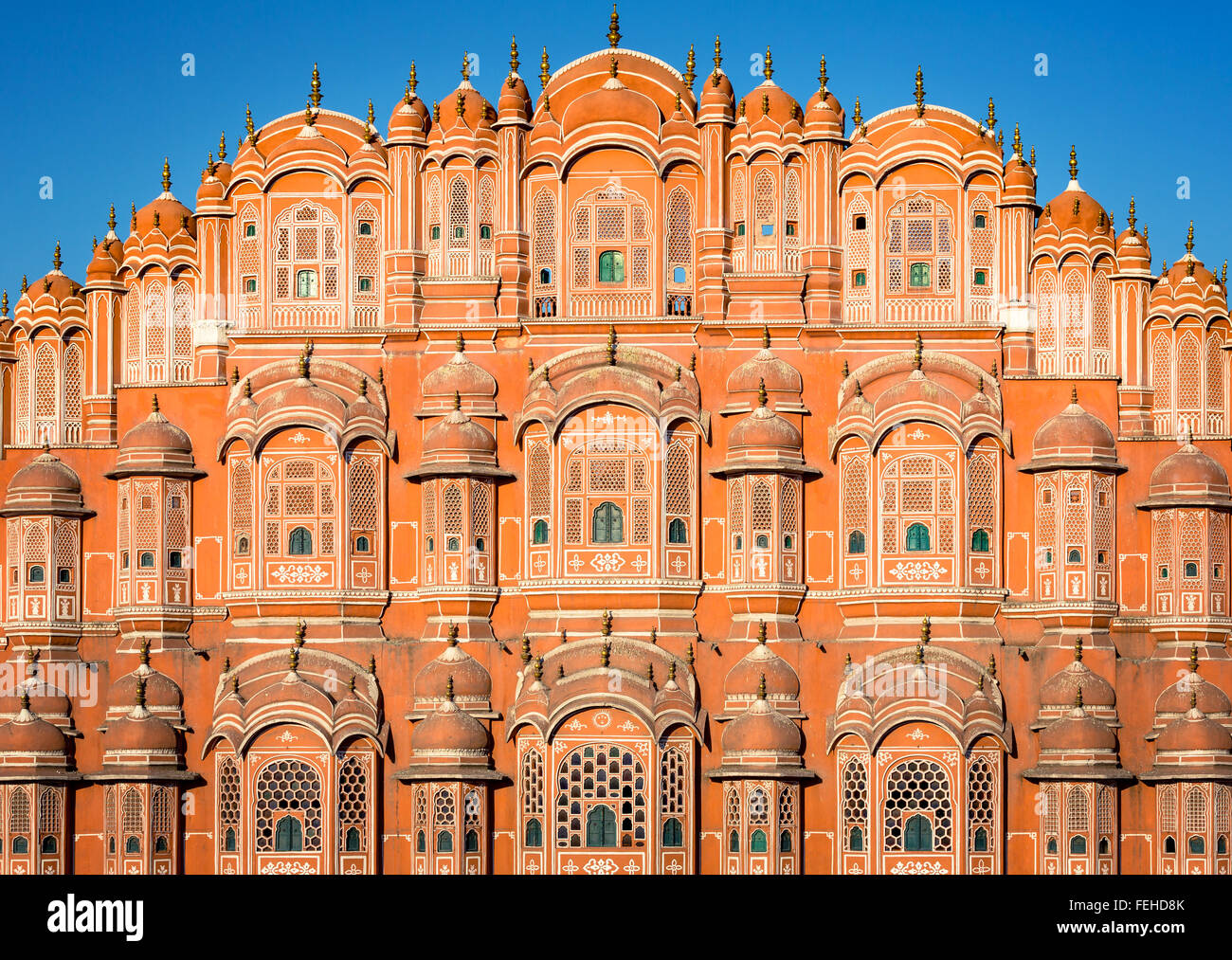 Facciata del Hawa Mahal, Palazzo dei venti, Jaipur, Rajasthan, India Foto Stock