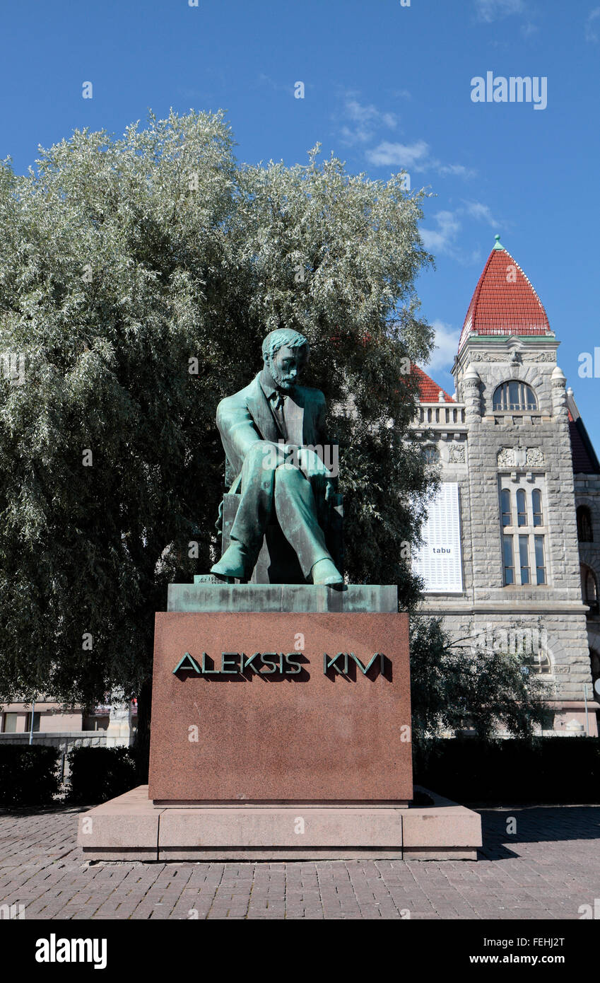 Memoriale di bronzo statua di Aleksis Kivi (da Wäinö Aaltonen), la Finlandia autore nazionale, a Helsinki in Finlandia. Foto Stock