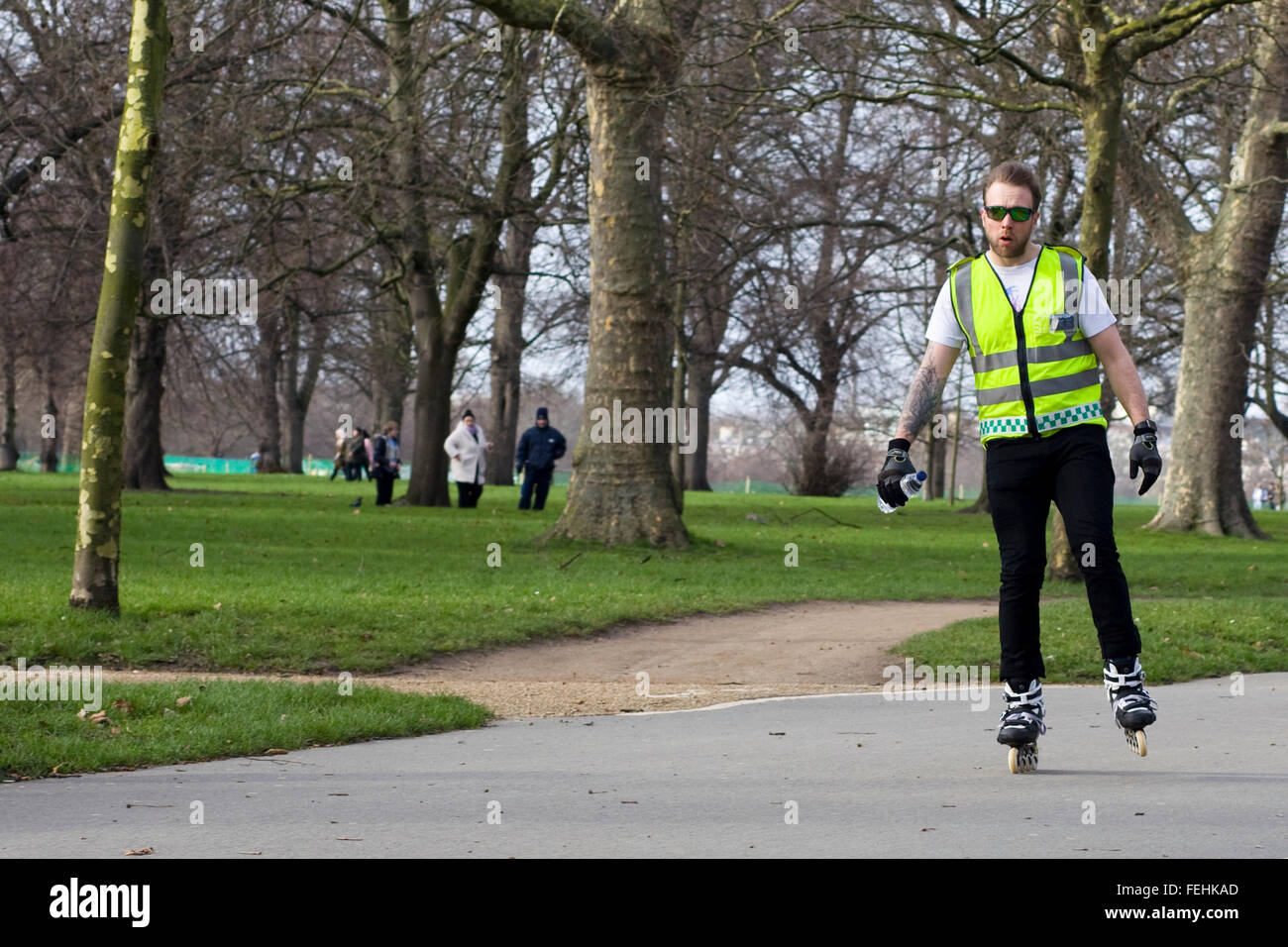 Pattinatore sul rullo di pale in Hyde Park Foto Stock