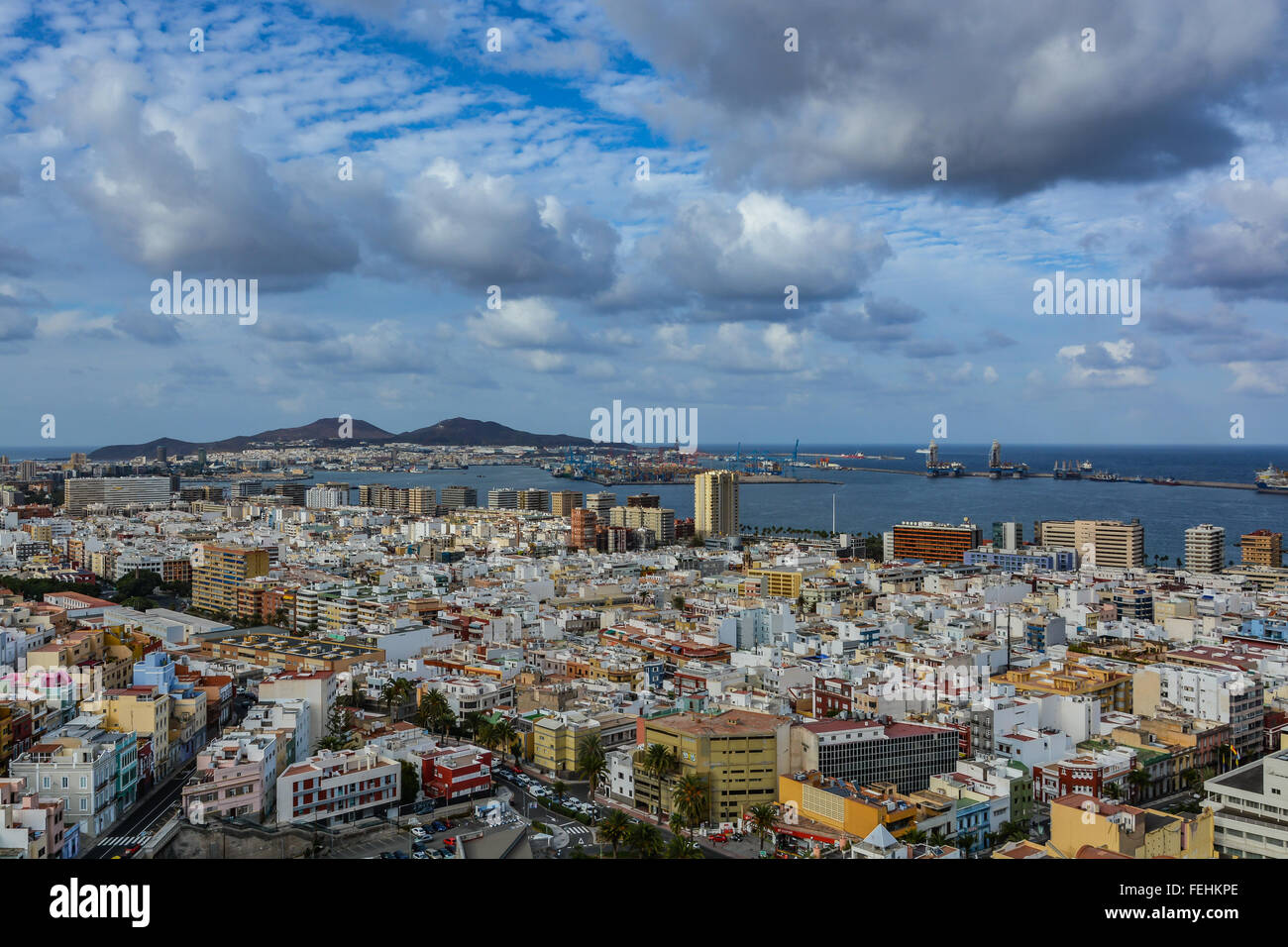 Vista panoramica di Las Palmas de Gran Canaria in un giorno nuvoloso Foto Stock