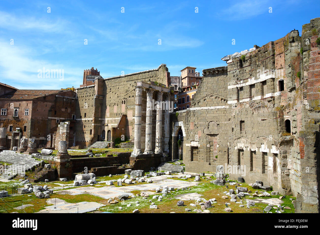 Parte dei Fori Imperiali compreso il Foro di Augusto nel cuore antico di Roma. Foto Stock