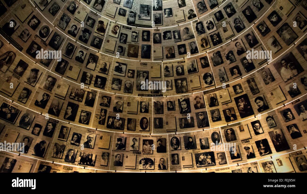 La "Sala dei Nomi" nello Yad Vashem - il memoriale ufficiale alle vittime dell'Olocausto a Gerusalemme. 2015. Foto Stock