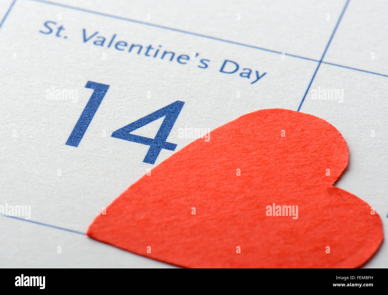 Pagina del calendario con il cuore rosso il 14 febbraio di San Valentino. Foto Stock