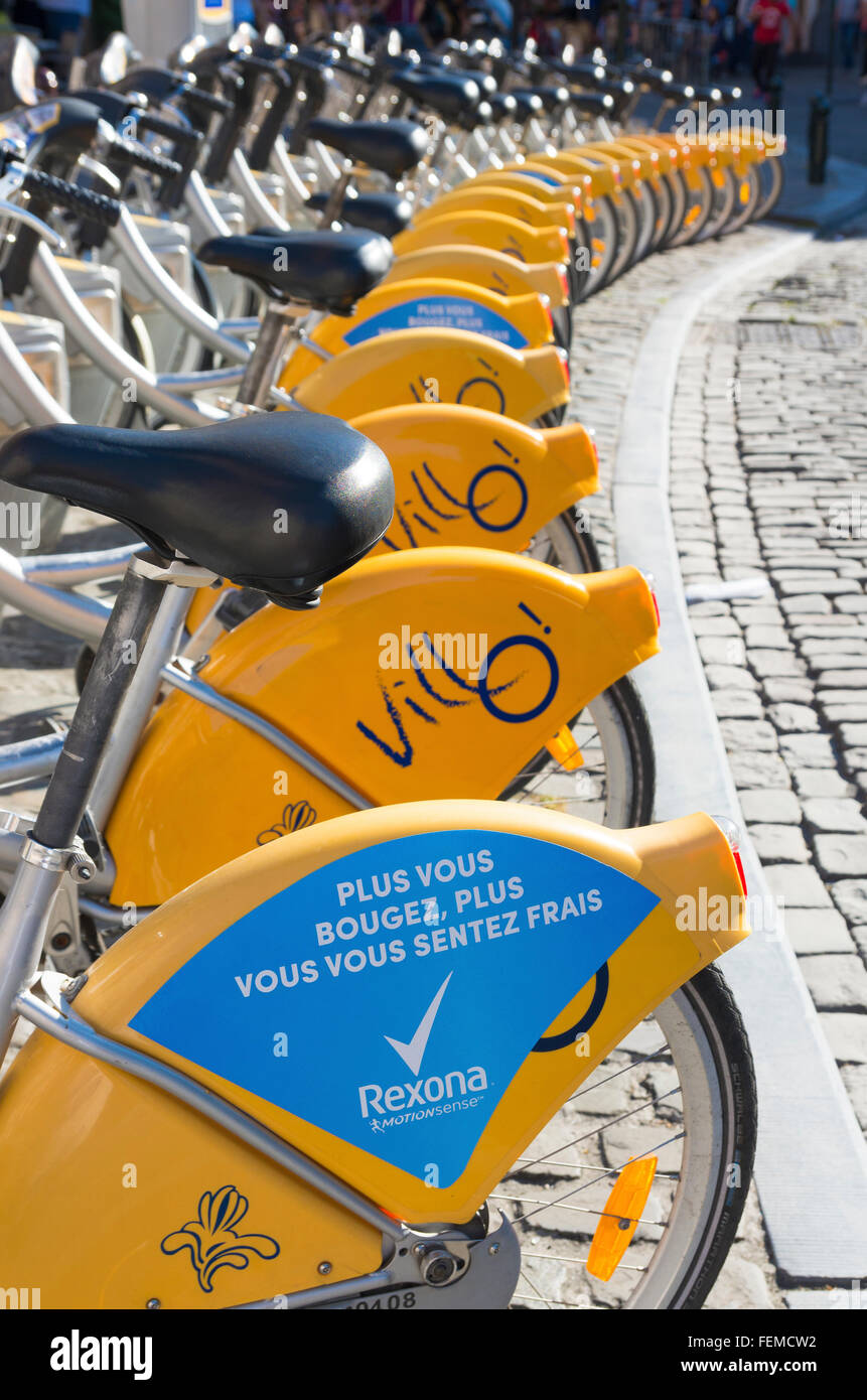 Bruxelles, Belgio - 10 luglio 2015: Giallo bici di Villo!, un servizio automatizzato che noleggia biciclette in tutta Bruxelles. Foto Stock