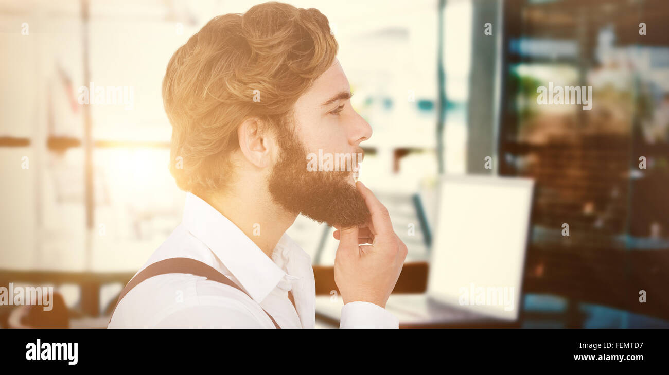 Immagine composita della vista di profilo di hipster toccando la barba Foto Stock