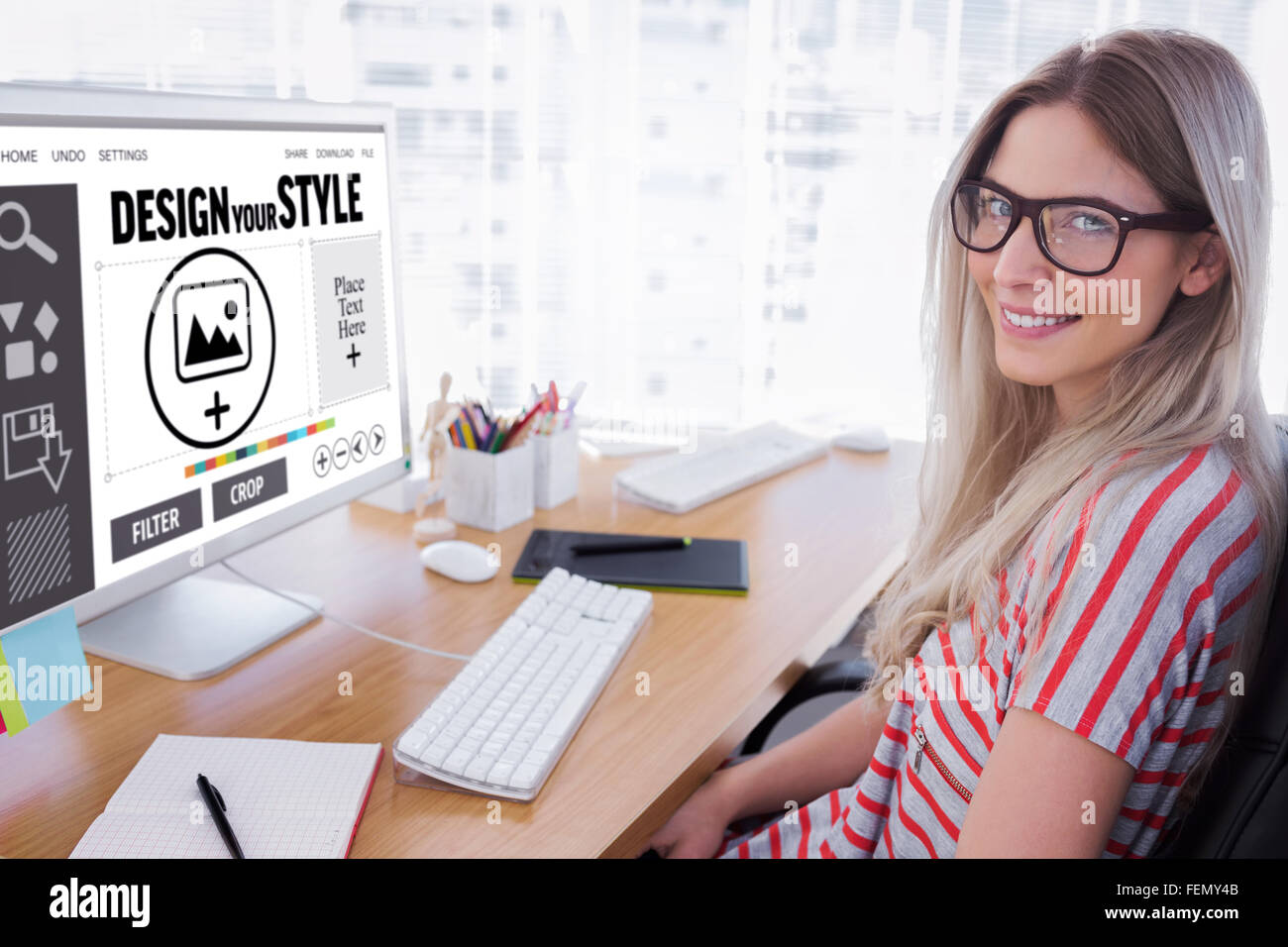 Immagine composita della foto interessante editor di lavoro sul computer Foto Stock