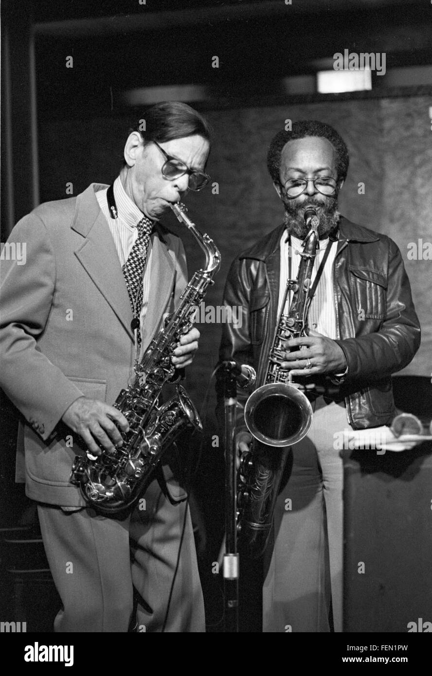 Les Lieber e Jimmy Heath, a Lieber "Jazz a mezzogiorno" su 58th Street in Manhattan. La data è più probabilmente il 11 gennaio 1980, a una jam session con Doc Cheatham (non mostrato qui). Foto Stock