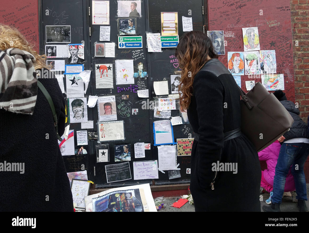 David Bowie graffito in Brixton, Londra è diventata un santuario in quanto la sua morte Foto Stock