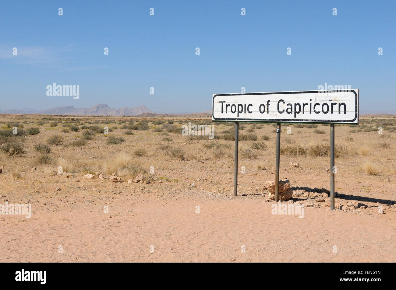 Tropico del Capricorno segno sul Rodano C14 strada in Namibia Foto Stock