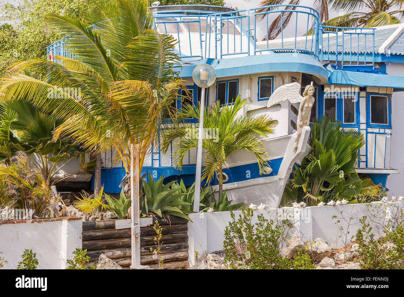 Barca convertito in una casa Bonair Antille Olandesi Foto Stock