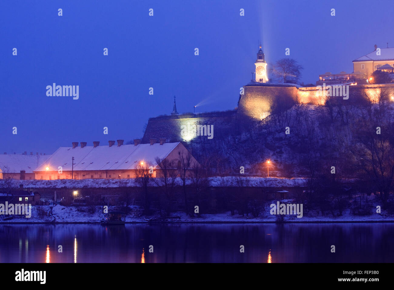Petrovaradin Fortress al crepuscolo Foto Stock