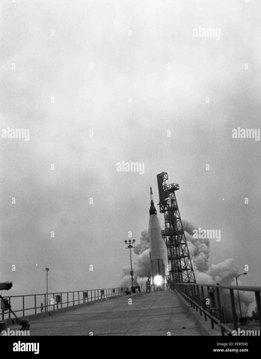 Questa immagine della Atlas negative Collection mostra fotografie storiche, con una varietà di soggetti catturati con le prime tecniche fotografiche. Foto Stock