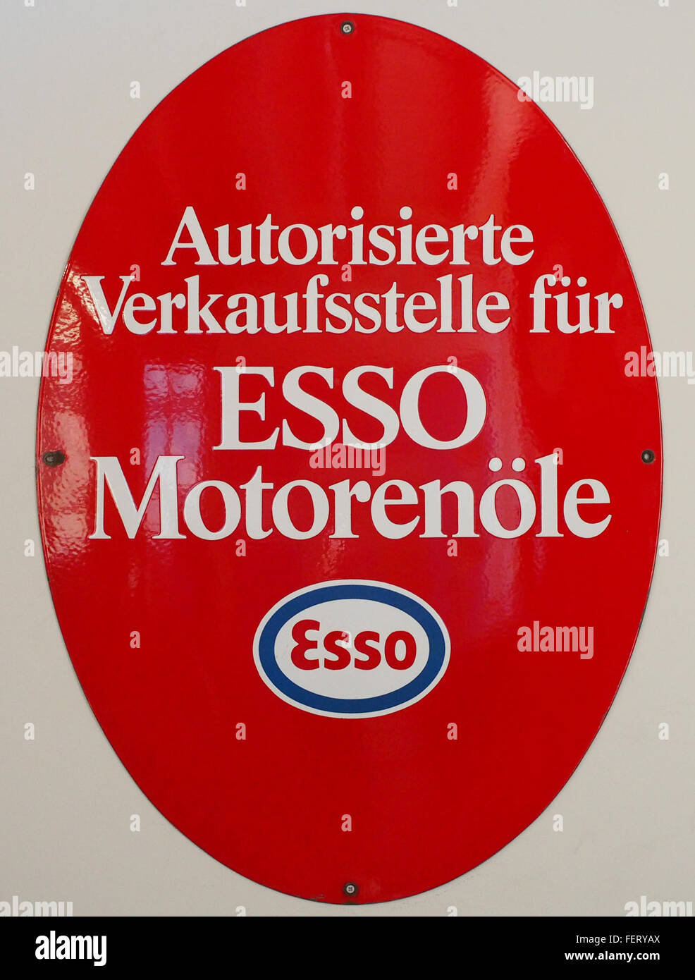 ESSO MotorenC3B6le Emaille Werbeschild Foto Stock