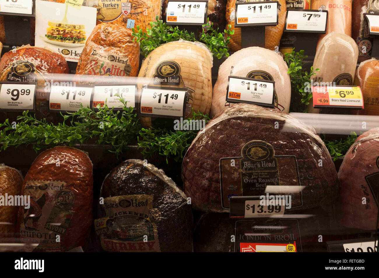 Le carni in deli sportello al supermercato in Massachusetts. Foto Stock