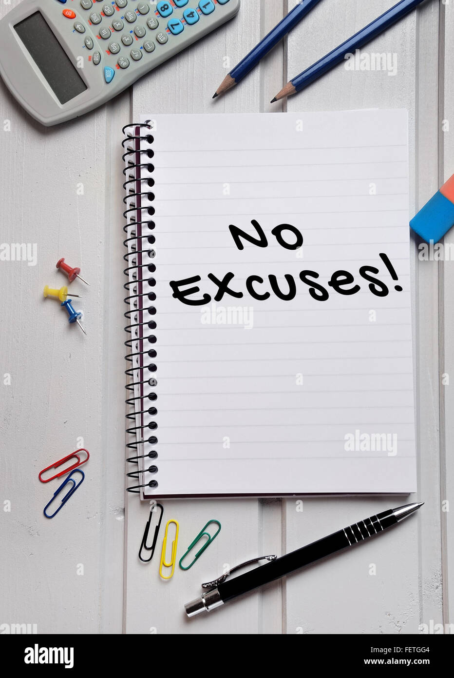 Non ci sono scuse parola scritta su carta Foto Stock