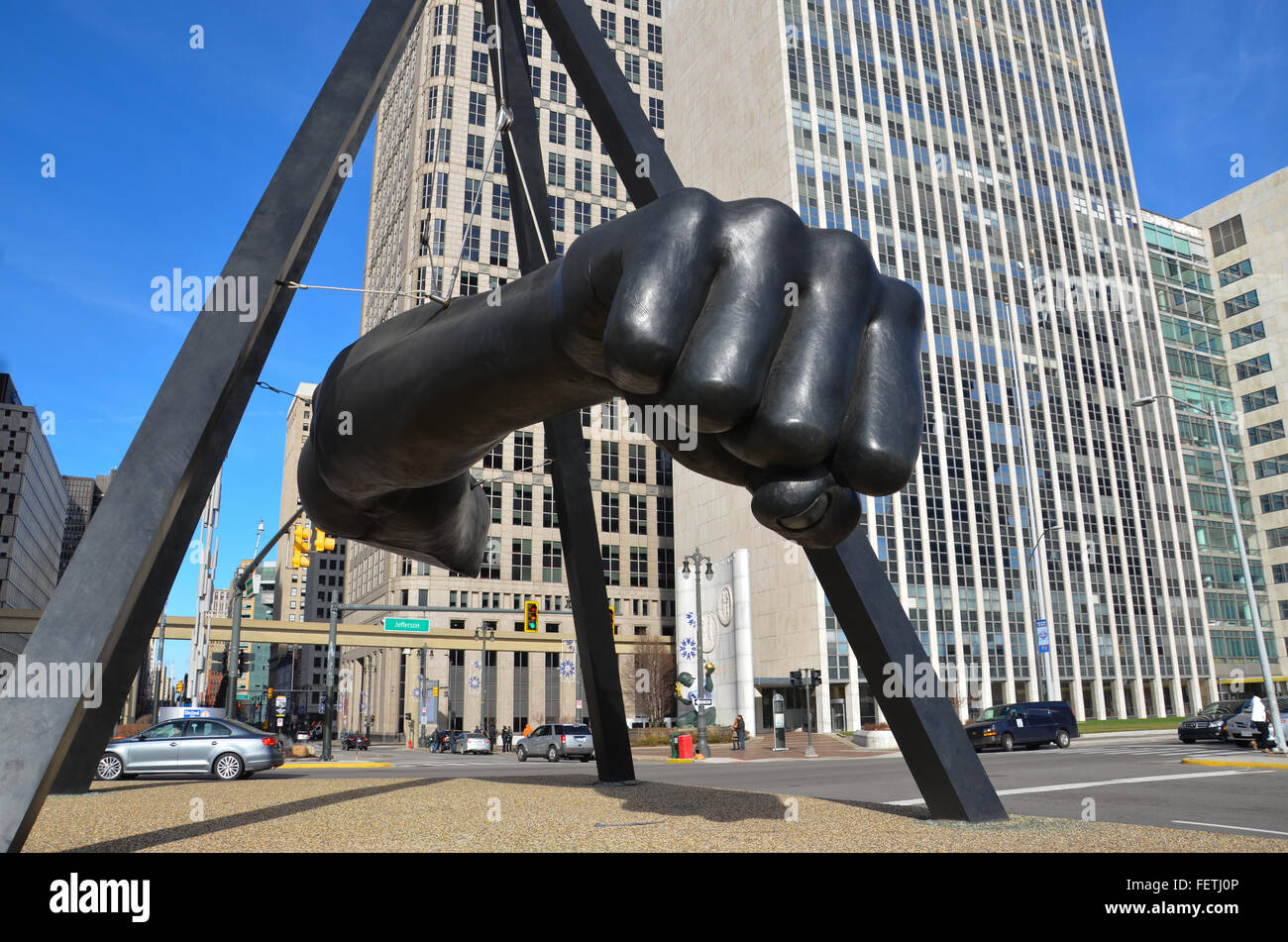 DETROIT, MI - 24 dicembre: 'il pugno,' un monumento alla Joe Louis a Detroit, MI, mostrato qui il 24 dicembre 2015, è il lavoro di s Foto Stock