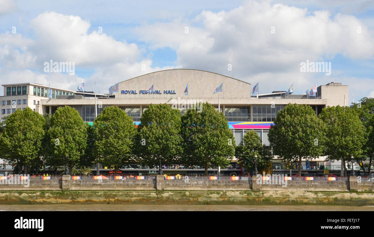 Londra - 6 agosto: Royal Festival Hall di Londra, mostrato qui il 6 agosto 2015, è stato creato come parte del Festival della Gran Bretagna sono Foto Stock