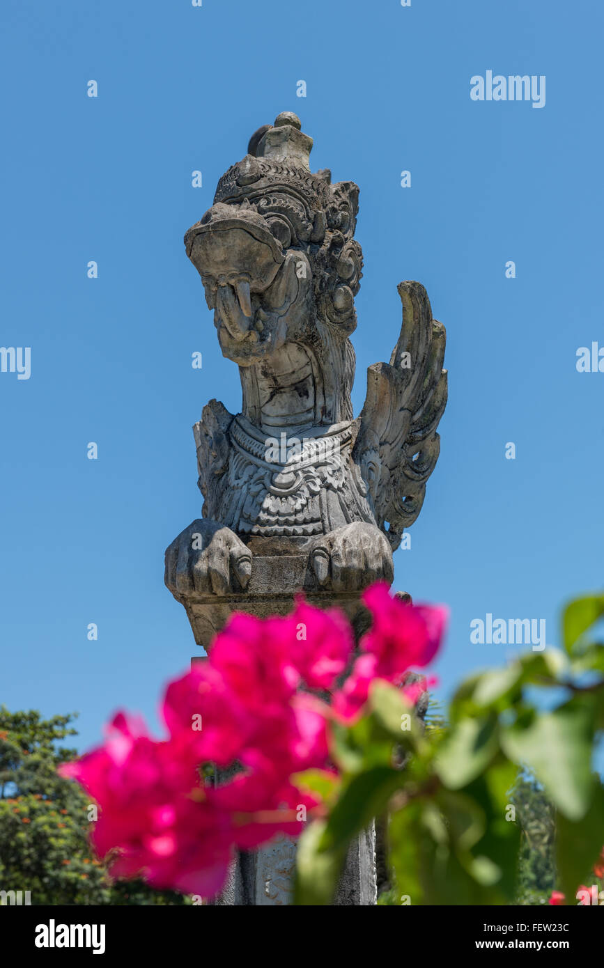 Stutue in acqua giardino, Karangasem, Bali, Indonesia Foto Stock