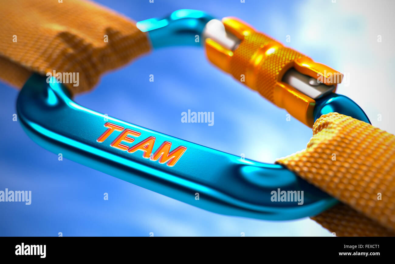 Team sulla carabina blu con un arancio corde. Foto Stock