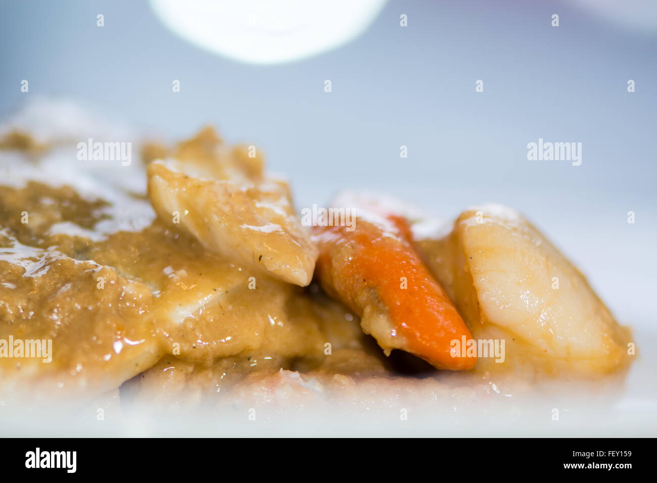 Bouillabaisse. Lussuoso stufato di pesce: COD, langoustine, cappone, orate e Rana pescatrice Foto Stock