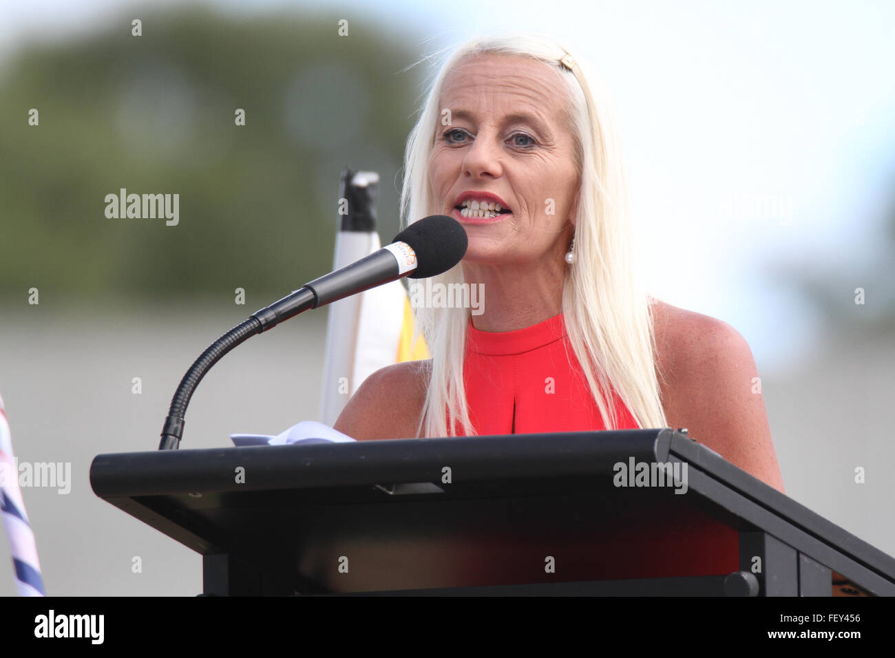 Kim Vuga, amore Australia o lasciare parte parla al PEGIDA nel Rally di Canberra, Australia. Foto Stock