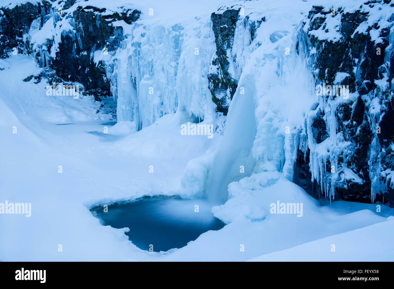 Snaefellsnes cascata sulla penisola Snaefellsnes rotta durante il periodo invernale in Islanda Foto Stock