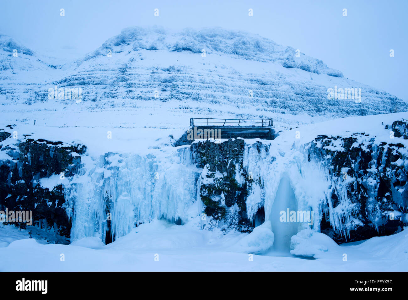 Snaefellsnes cascata sulla penisola Snaefellsnes rotta durante il periodo invernale in Islanda Foto Stock
