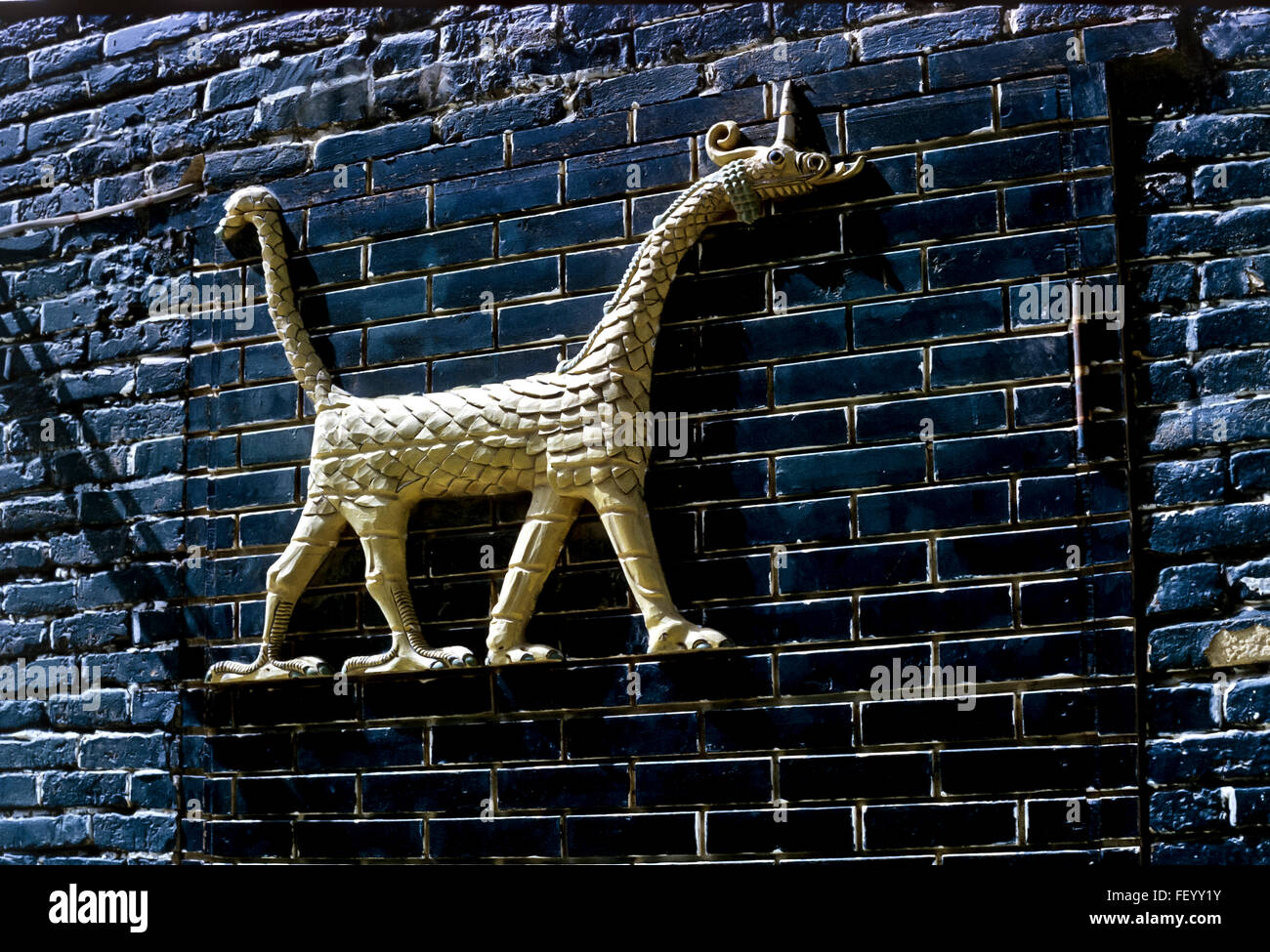 AA 6848. Archiviazione degli anni sessanta, la ricostruzione della città di gate, Babilonia rovine, Iraq Foto Stock