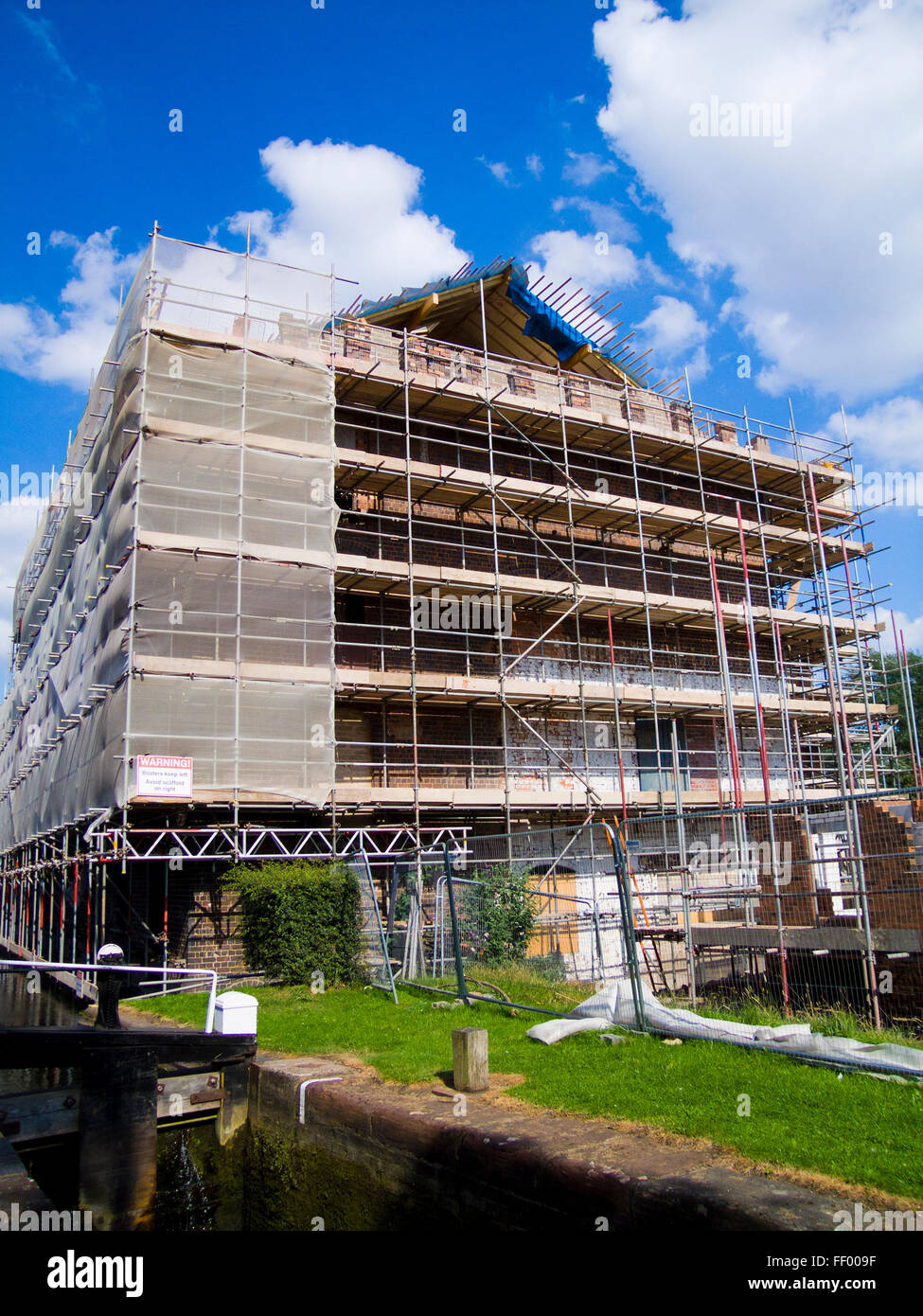 Ponteggio sulla ex Stuart Crystal vetrerie Wordsley, West Midlands, England, Regno Unito Foto Stock