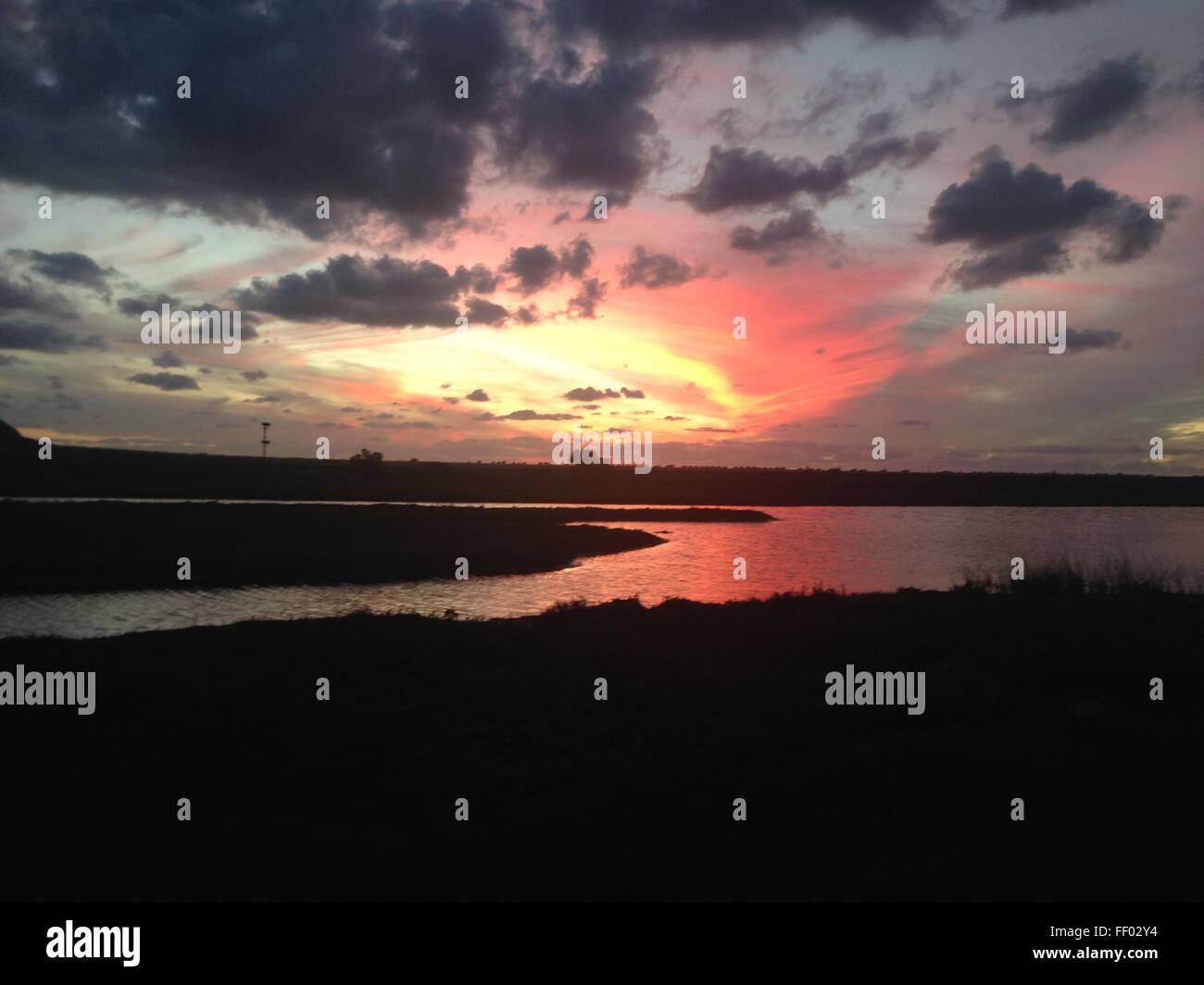 Rosso e arancione tramonto Del Mar Beach Foto Stock