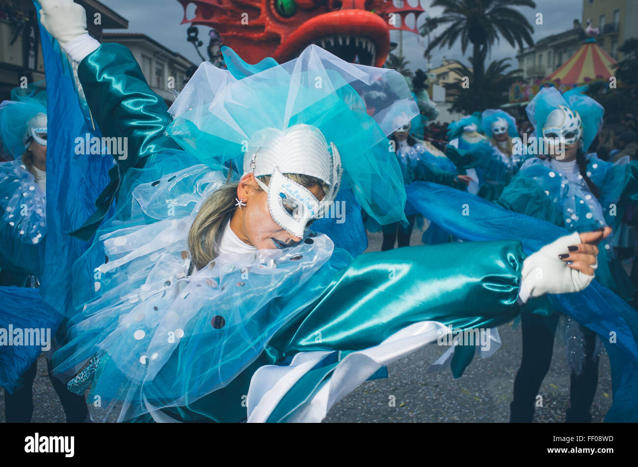 Viareggio, Italia. Il 9 febbraio, 2016. Ritratto di masqeurade durante l annuale carnevale di Viareggio, Italia Credito: JBphotoeditorial/Alamy Live News Foto Stock