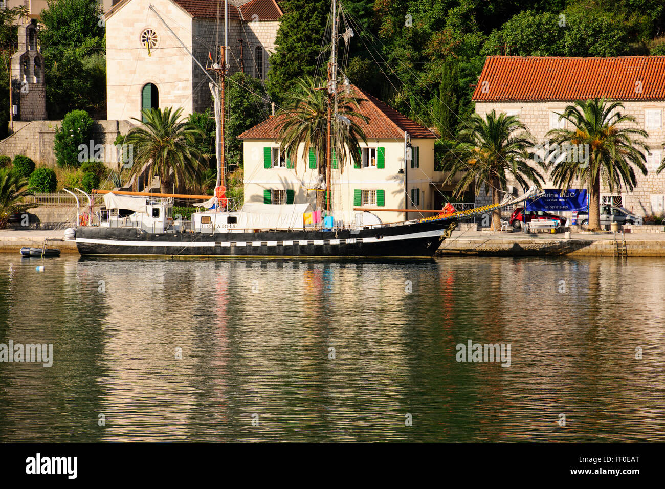 Viste di Kotor,Bay, montagne,Porto,Old Town Square,tetti, chiese,montagna,Navi da Crociera,Kotor,Montenegro,est Adriatico Foto Stock