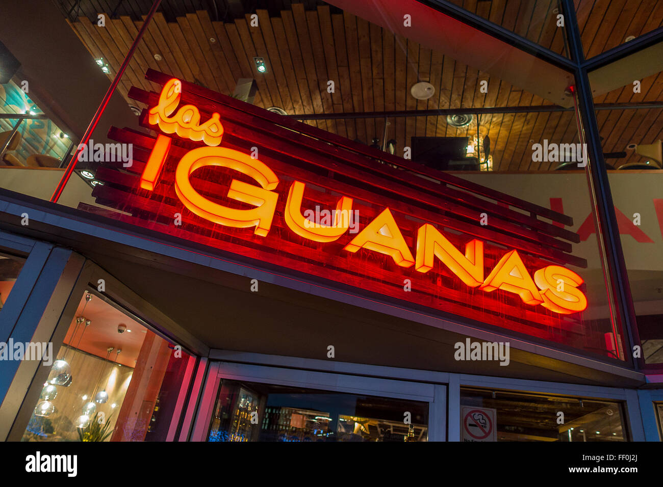 Las Iguana ristorante messicano Liverpool One Liverpool grigliato alla fiamma America Latina piatti e piatti condivisi. Foto Stock