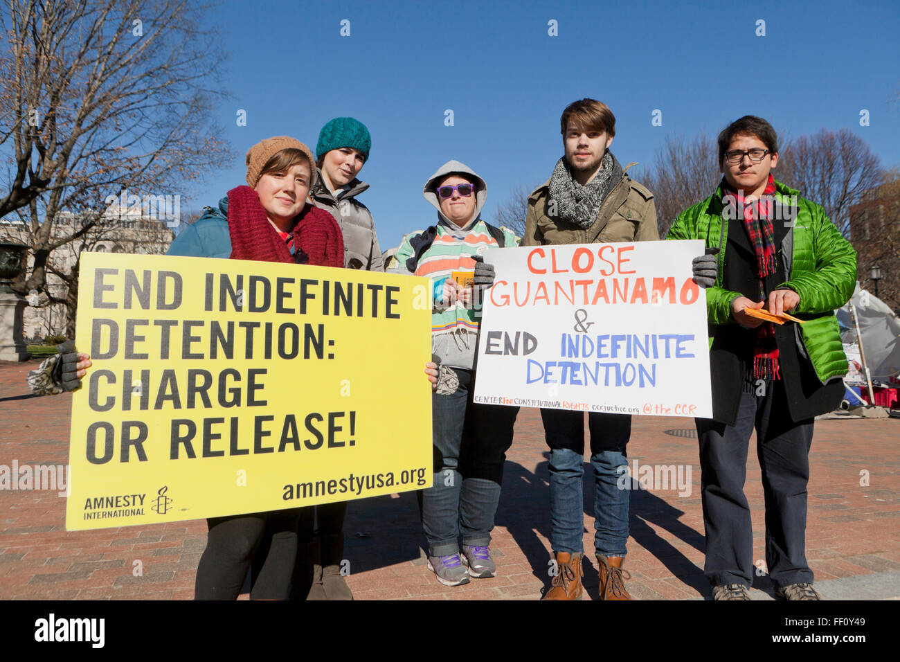 11 gennaio 2016 - Washington DC, Stati Uniti d'America: attivisti per i diritti umani protestare davanti alla Casa Bianca per la chiusura di Guantanamo Foto Stock