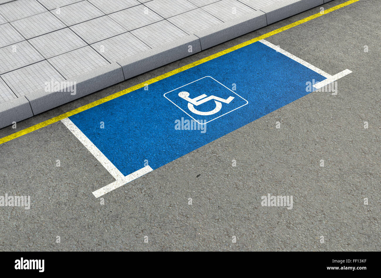 Una sezione di una strada asfaltata con un vuoto delimitato paraplegico area di parcheggio Foto Stock