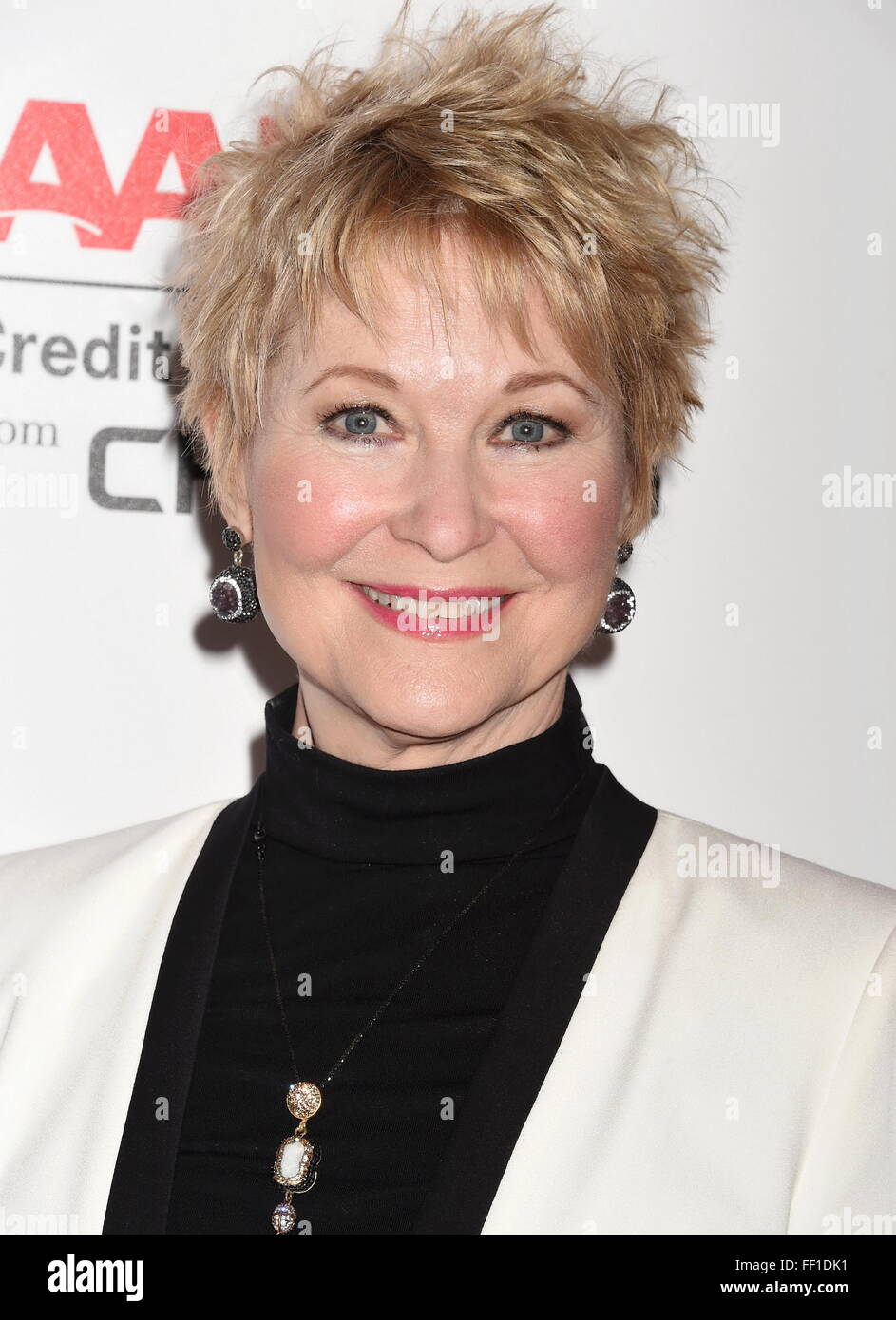 Beverly Hills, la California. 8 febbraio, 2016. BEVERLY HILLS, CA - febbraio 08: attrice Dee Wallace assiste AARP del filmato per gli adulti premi al Regent Beverly Wilshire Hotel Four Seasons su Febbraio 8, 2016 a Beverly Hills, la California. © dpa/Alamy Live News Foto Stock