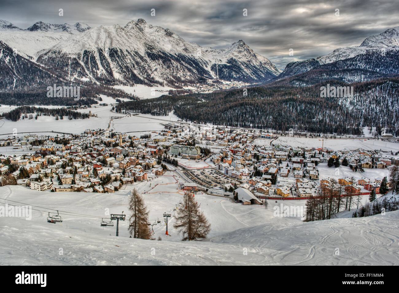 Gennaio 2016, villaggio Celerina nelle alpi svizzere, HDR-tecnica Foto Stock