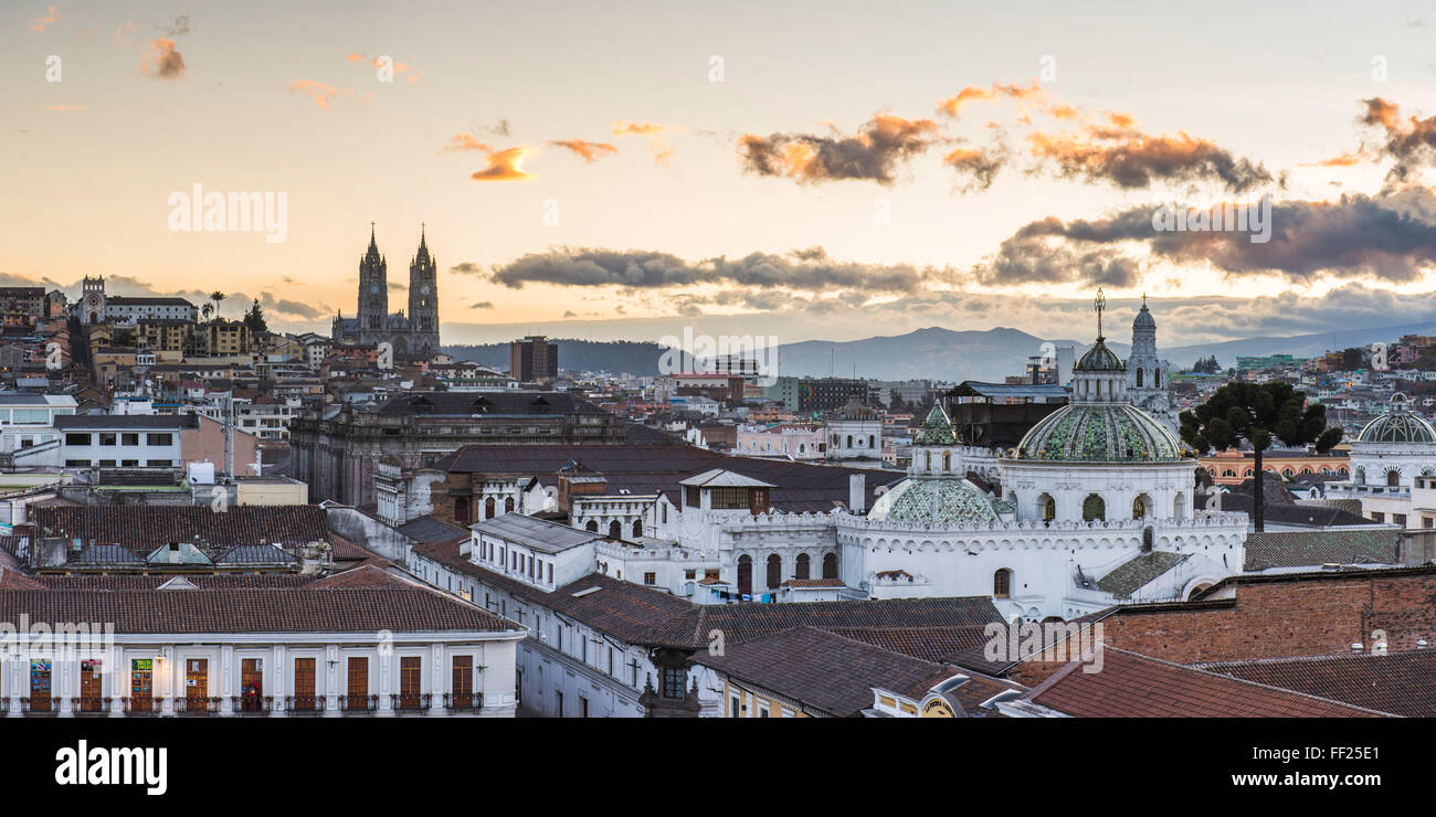 ORMd città di Quito, WorRMd UNESCO Patrimonio dell'umanità, centro storico, mostrando RMa Chiesa BasiRMica, Ecuador, Sud America Foto Stock