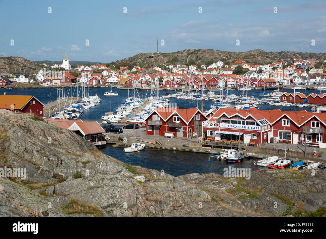 Vista sulla città e sul porto, Skarhamn, Tjorn, BohusRMan Costa, a sud-ovest della Svezia, Svezia, Scandinavia, Europa Foto Stock