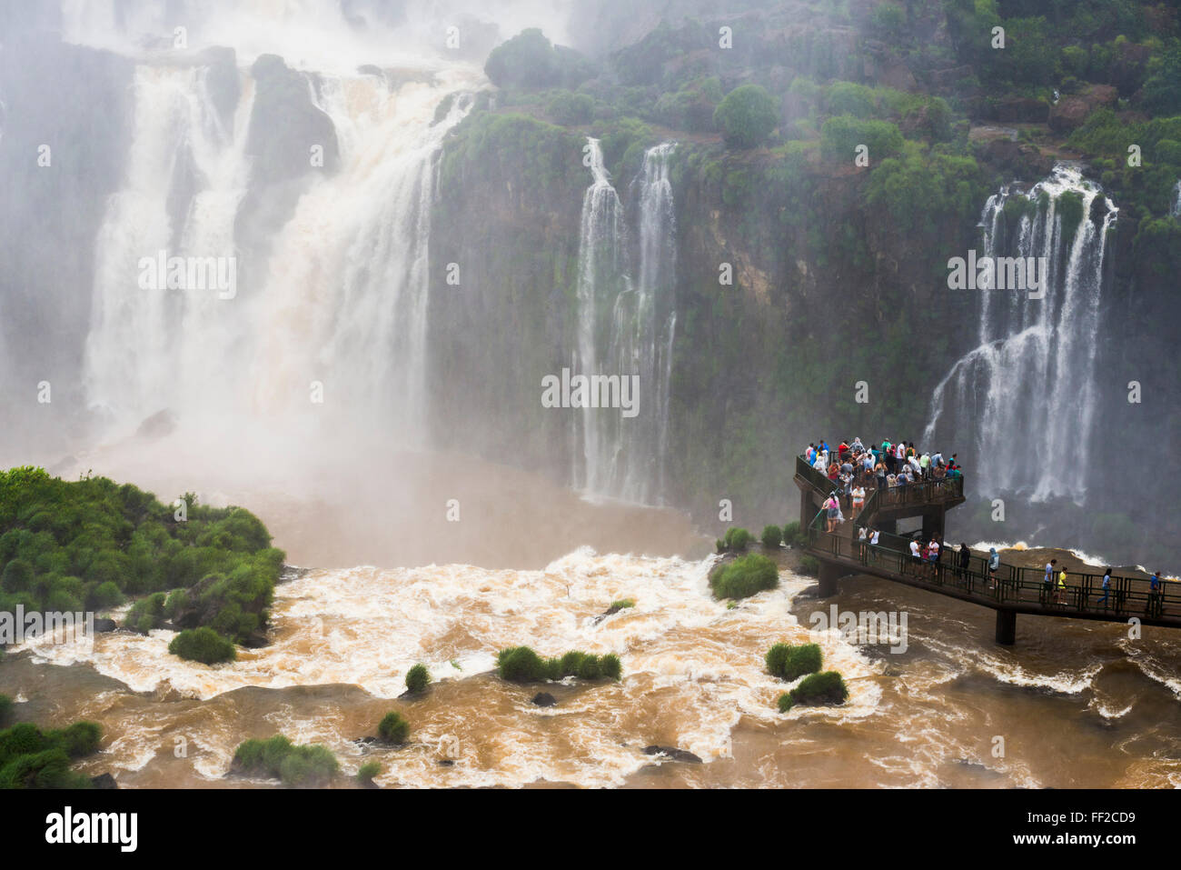 Iguazu FaRMRMs, lato BraziRM, UNESCO, visualizzazione pRMatform per DeviRMs gola, confine di BraziRM Argentina e Paraguay Foto Stock