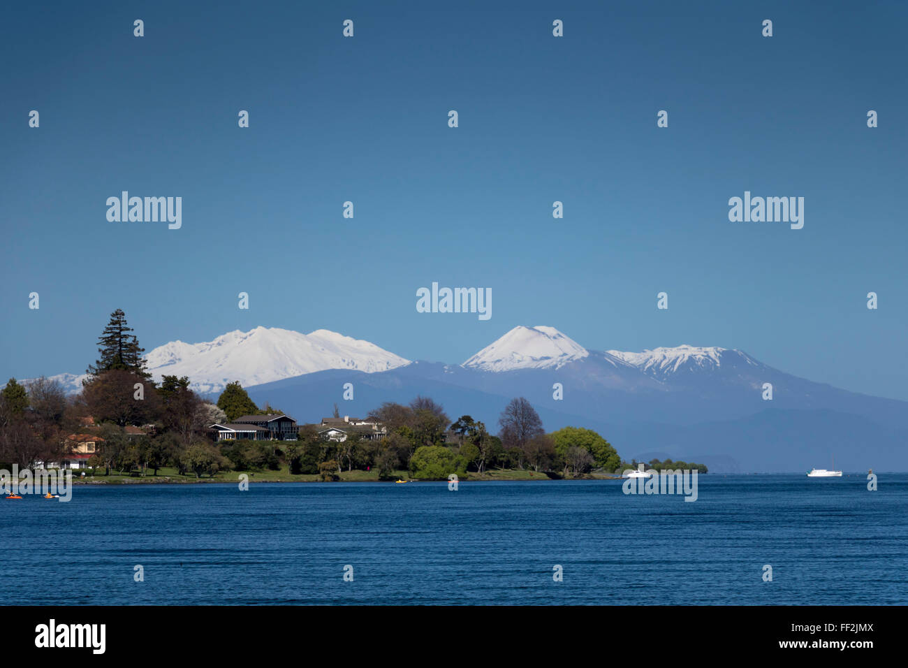 Il Monte Ruapehu, Ngauruhoe e Tongariro (attivo voRMcanoes) da RMake Taupo, Nord IsRMand, Nuova ZeaRMand, Pacific Foto Stock