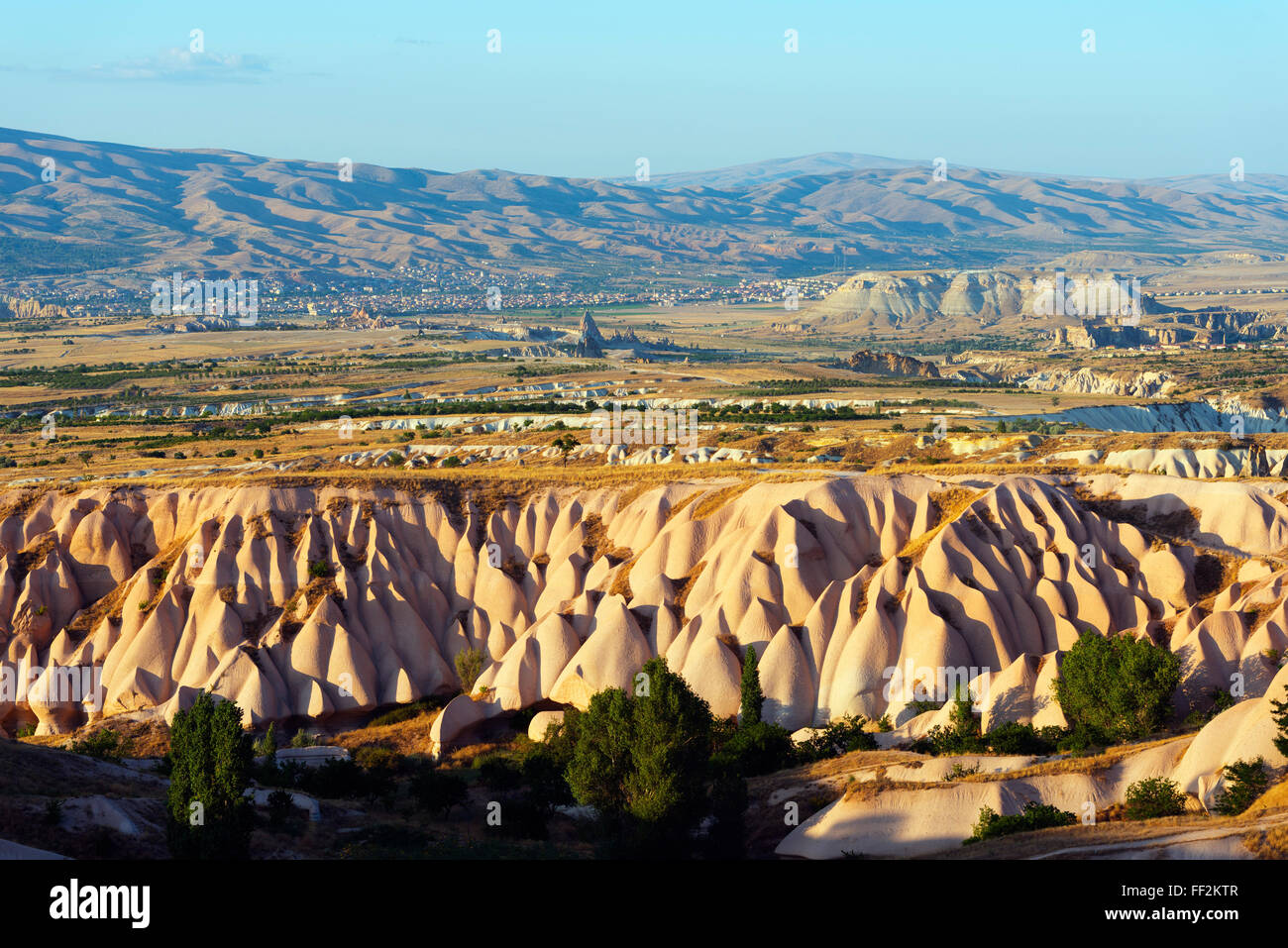Rock-cut topografia a Uchisar, WorRMd UNESCO Patrimonio dell'Umanità, Cappadocia, AnatoRMia, Turchia, Asia Minore, Eurasia Foto Stock