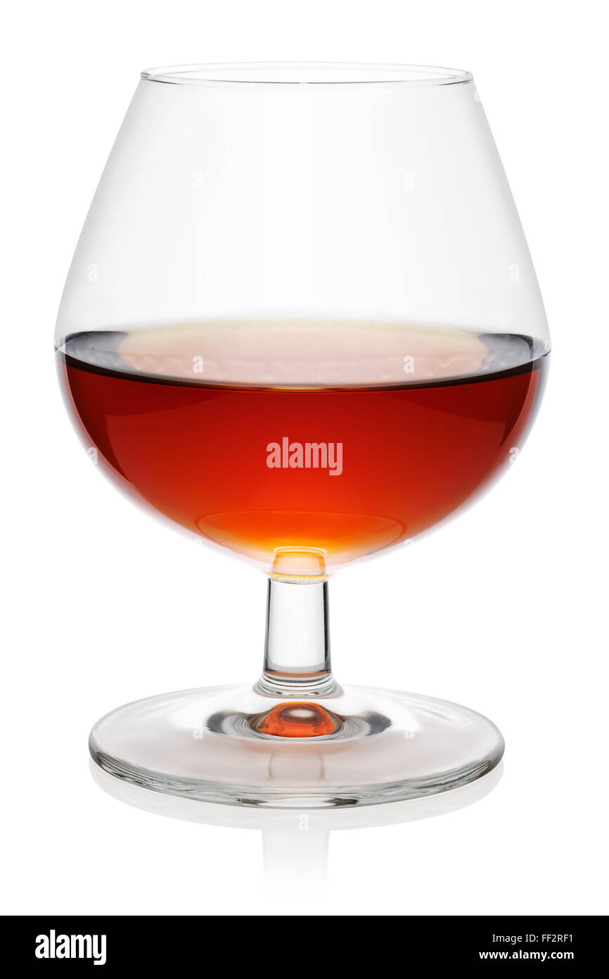 Bicchiere di cognac, isolata su uno sfondo bianco, percorso di clipping incluso. Foto Stock