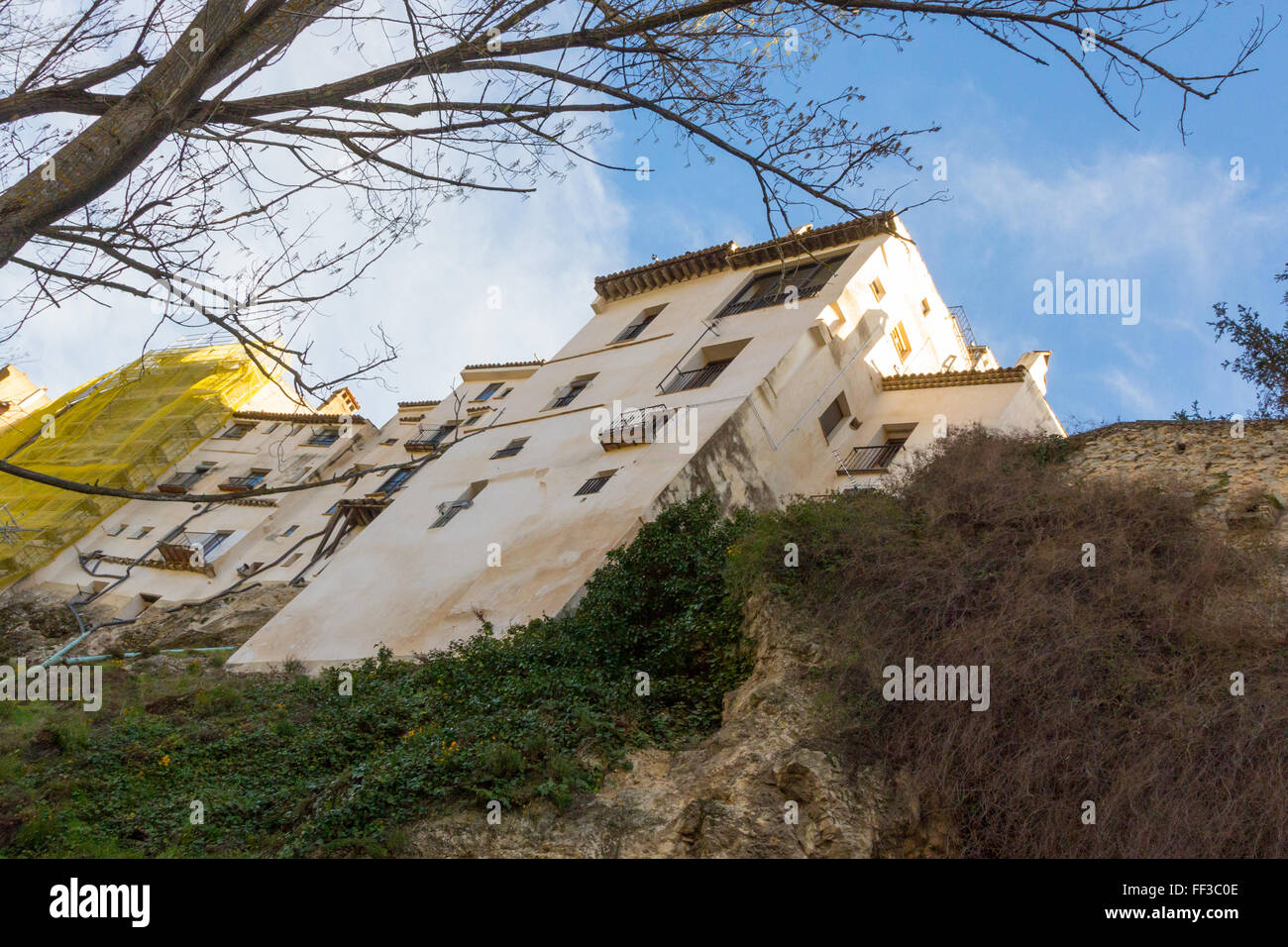 Tipiche le strade e gli edifici della famosa città di Cuenca, Spagna Foto Stock