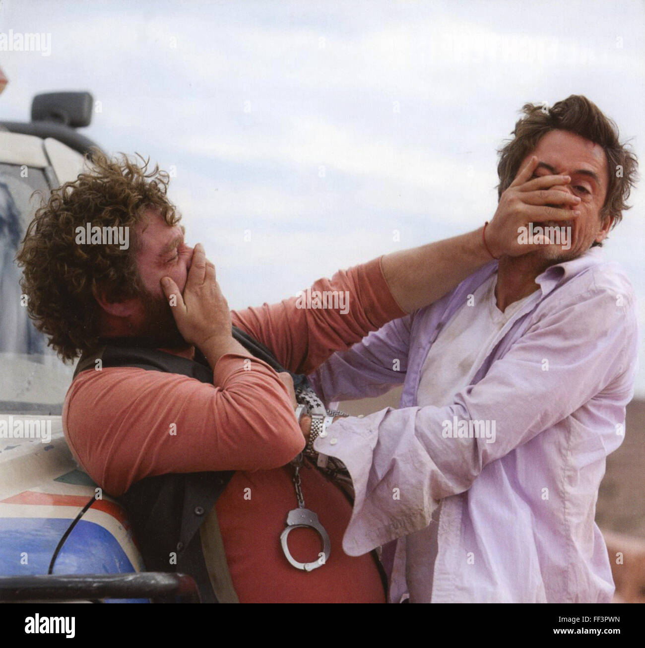 Data di scadenza 2010 Warner Bros film con Robert Downey Jnr a destra e Zach Galifianakis Foto Stock