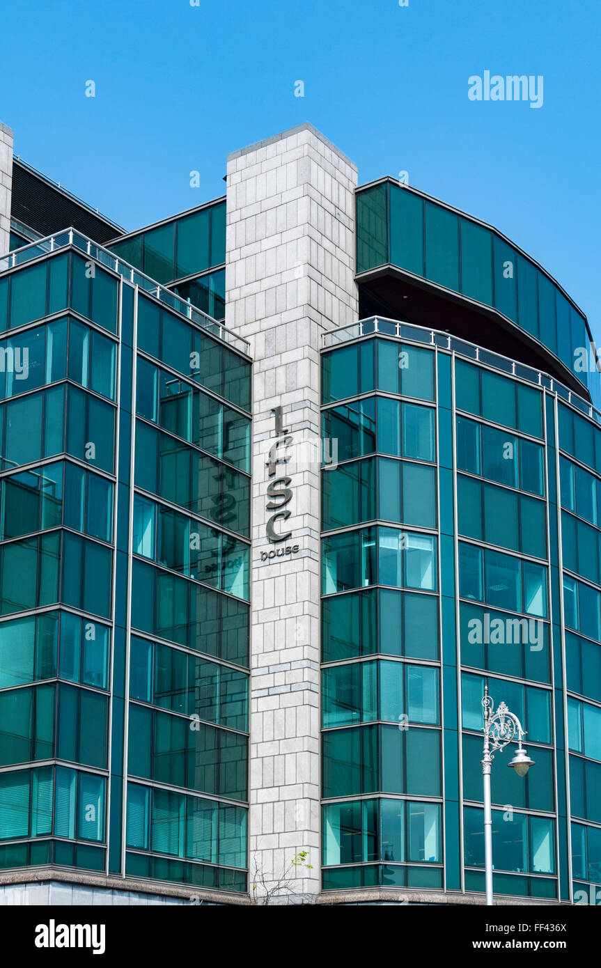 Dublino Irlanda - Agosto 2, 2015: Irlanda's International Financial Services Centre.It è diventato uno dei principali hedge fund s Foto Stock