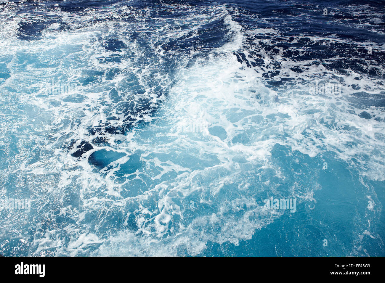 Superficie dell'acqua di mare turbolento e ruvido Foto Stock
