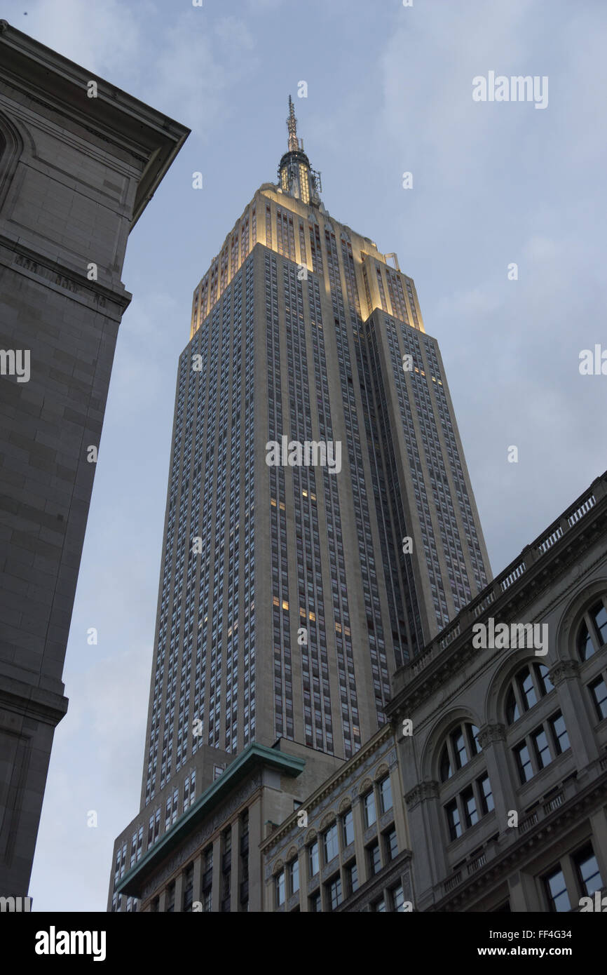 Empire State Building di New York City del crepuscolo Foto Stock