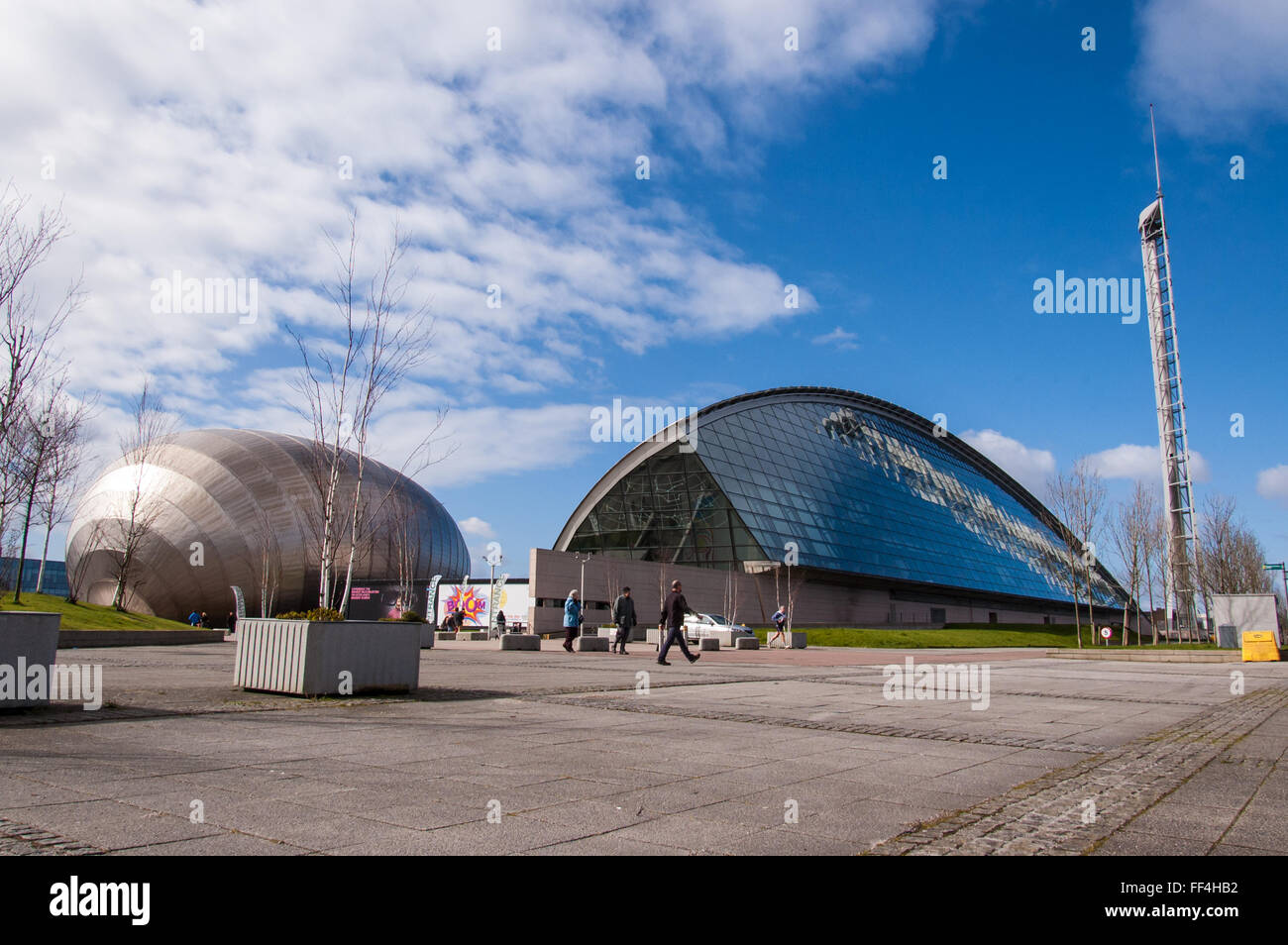 Vista di Glasgow Science Museum e il cinema Imax in una giornata di sole (Scozia, Regno Unito) Foto Stock